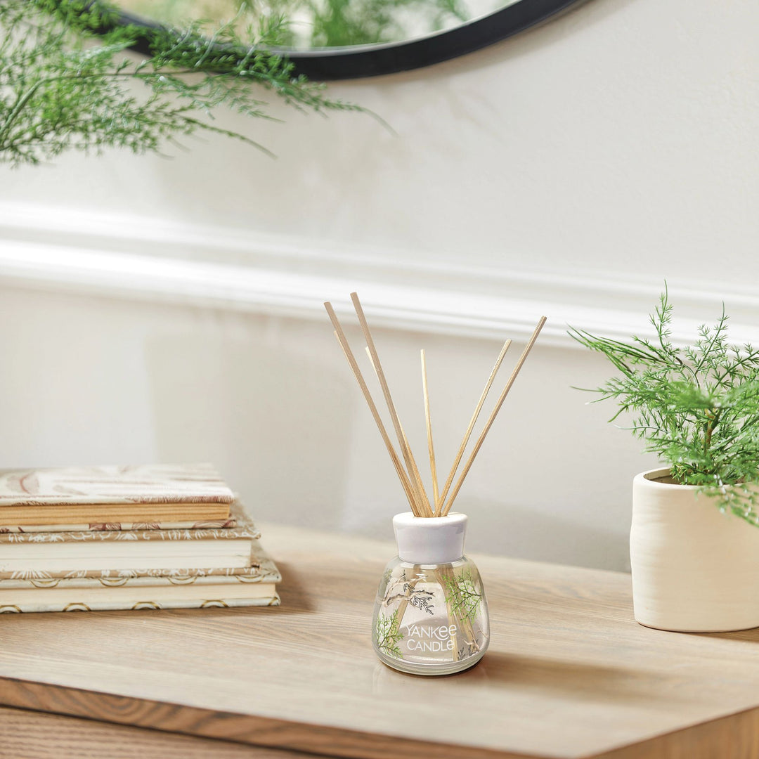 Bayside Cedar Reed Diffuser by Yankee Candle