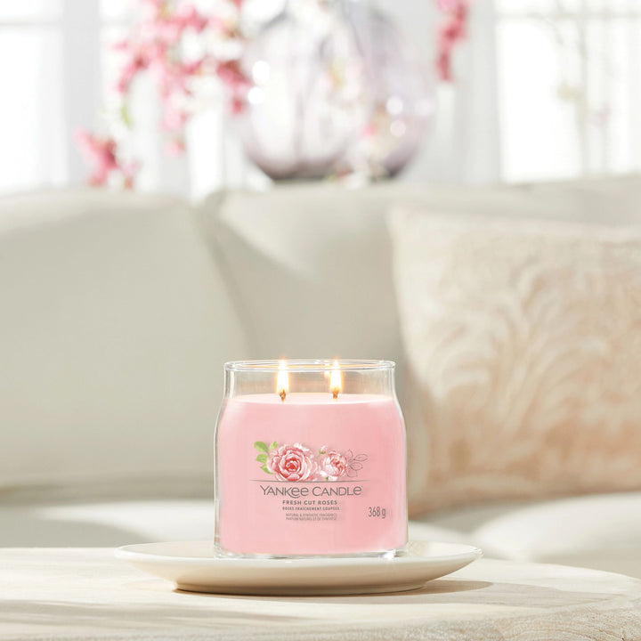 Fresh Cut Roses Signature Medium Jar Yankee Candle