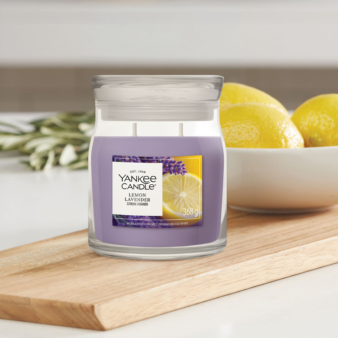 Lemon Lavender Signature Medium Jar by Yankee Candle