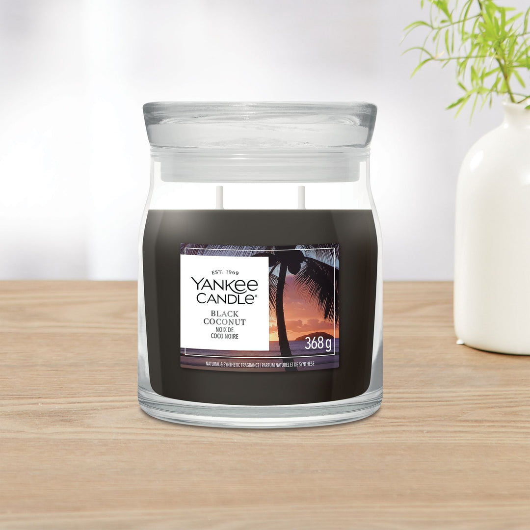 Black Coconut Signature Medium Jar by Yankee Candle