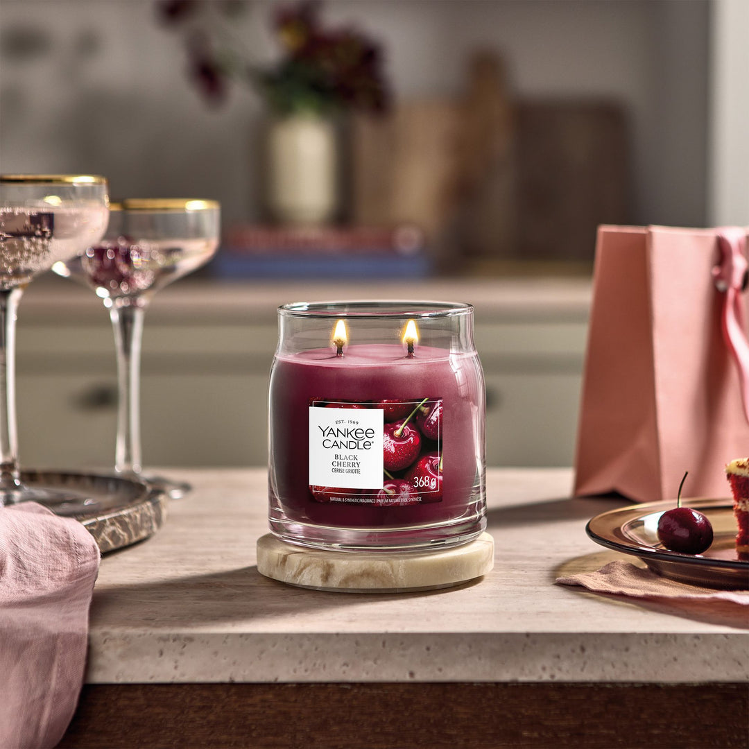 Black Cherry Signature Medium Jar by Yankee Candle
