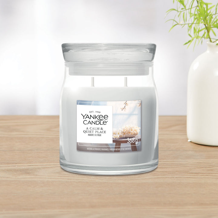 A Calm And Quiet Place Signature Medium Jar by Yankee Candle