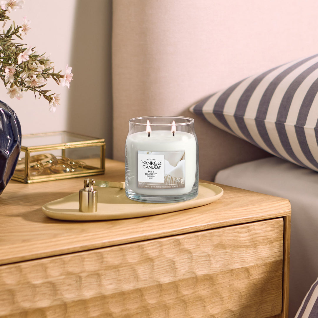 Soft Blanket Signature Medium Jar by Yankee Candle