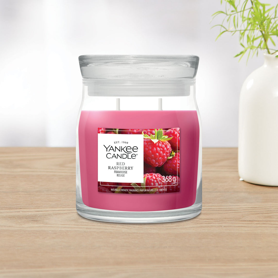 Red Raspberry Signature Medium Jar by Yankee Candle