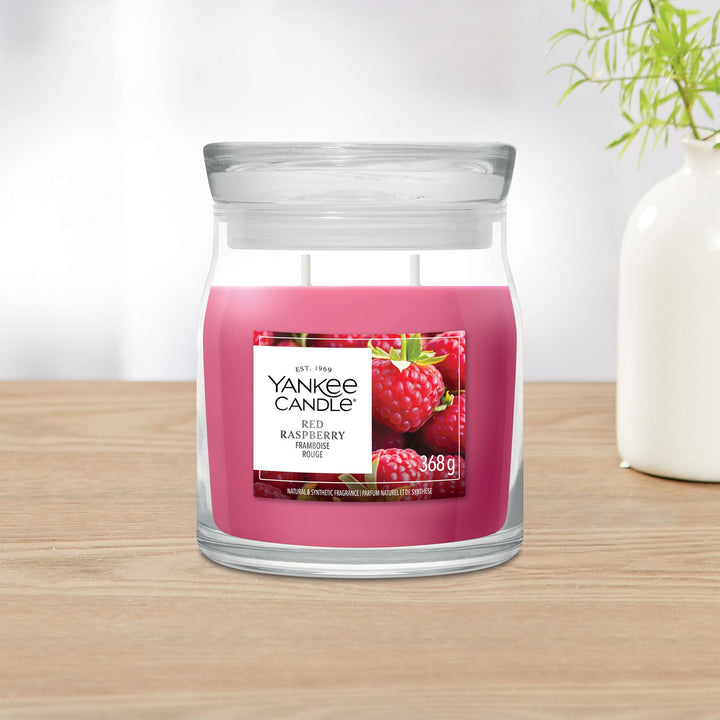 Red Raspberry Signature Medium Jar by Yankee Candle