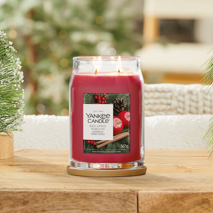Red Apple Wreath Signature Large Jar by Yankee Candle