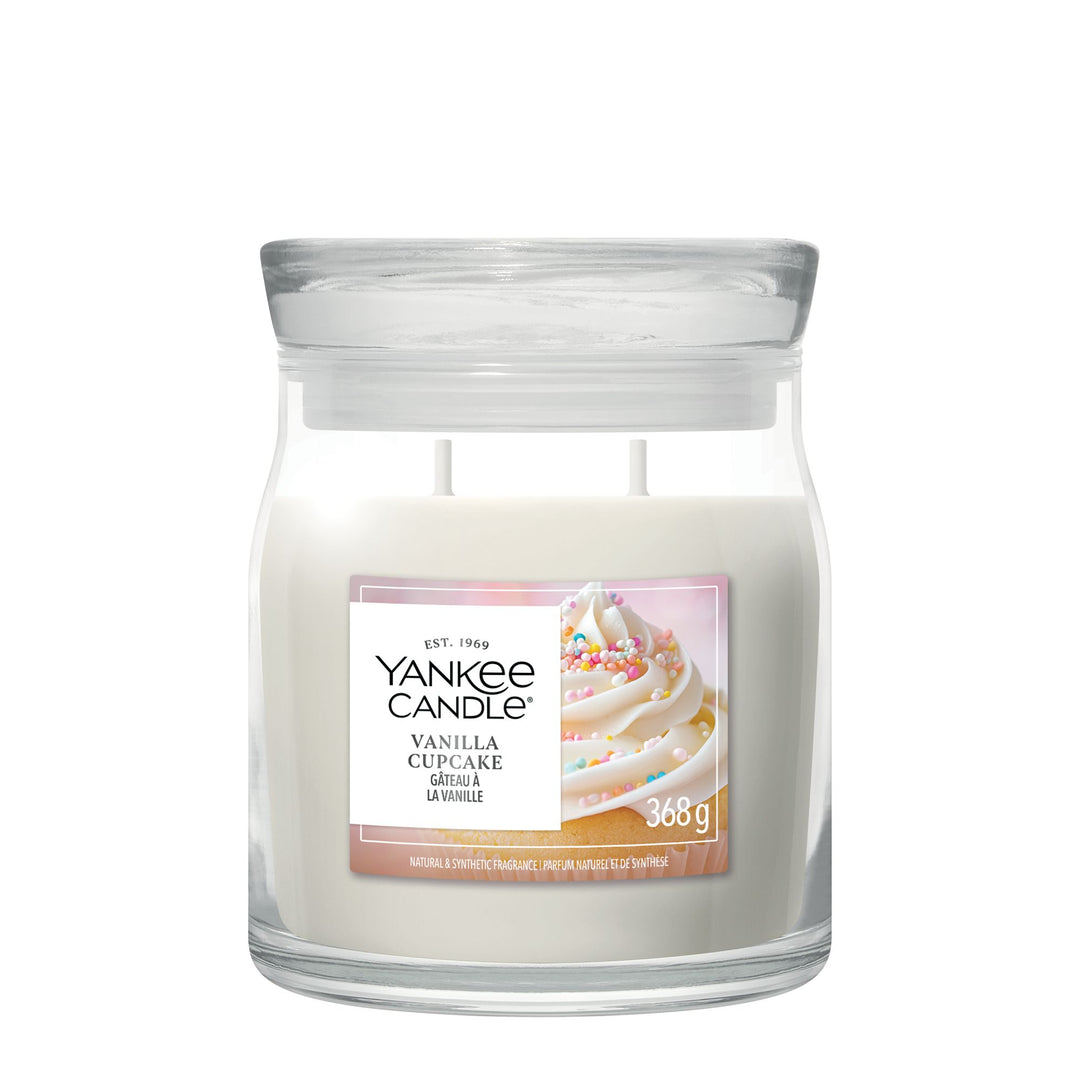 Vanilla Cupcake Signature Medium Jar by Yankee Candle