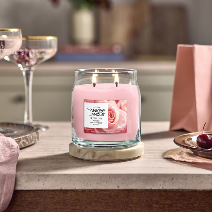 Fresh Cut Roses Signature Medium Jar by Yankee Candle