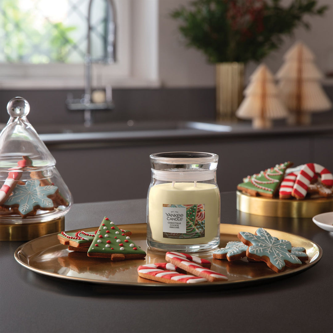 Christmas Cookie Signature Medium Jar by Yankee Candle
