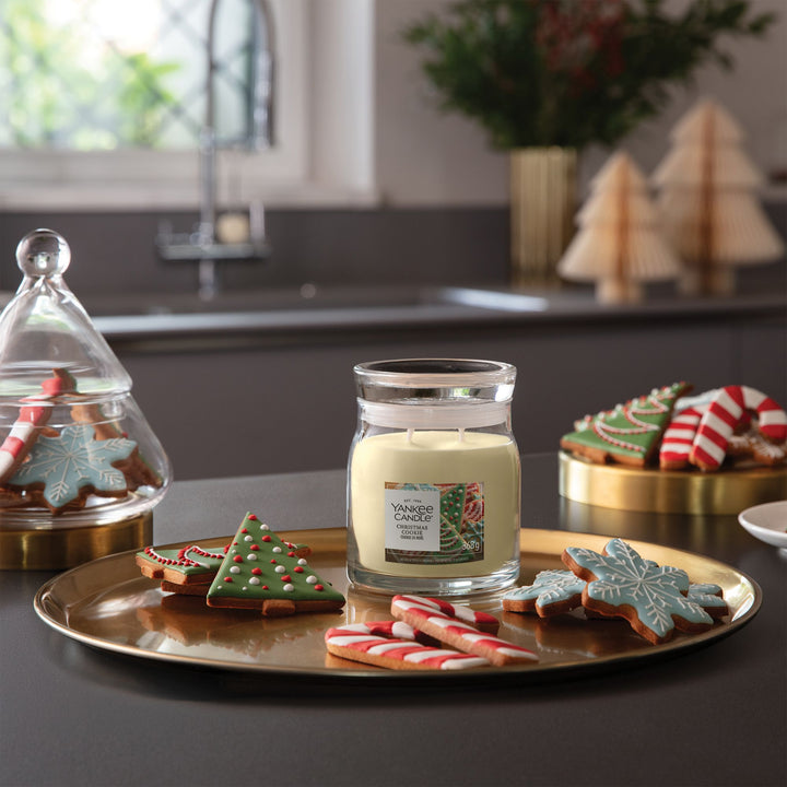 Christmas Cookie Signature Medium Jar by Yankee Candle
