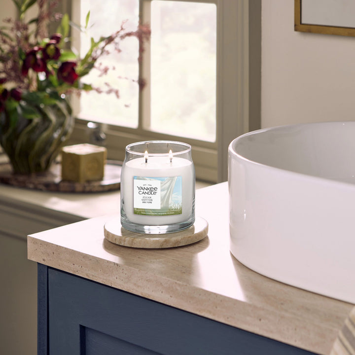 Clean Cotton Signature Medium Jar by Yankee Candle