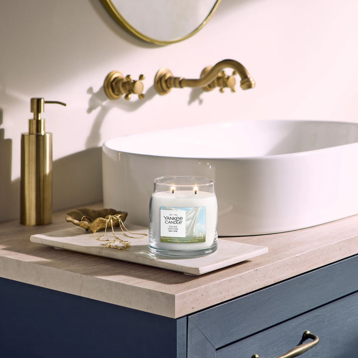 Clean Cotton Signature Medium Jar by Yankee Candle