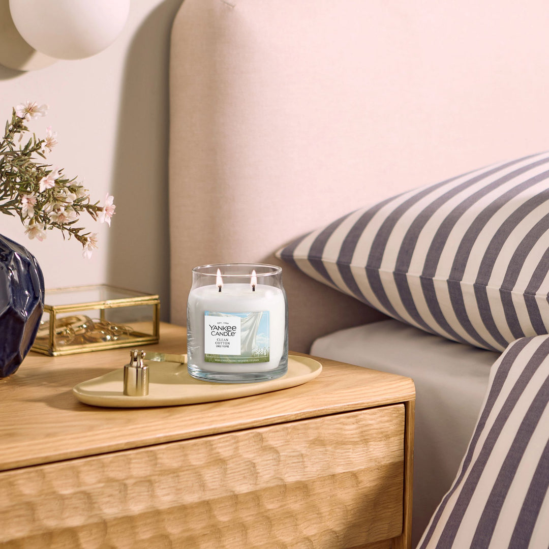 Clean Cotton Signature Medium Jar by Yankee Candle
