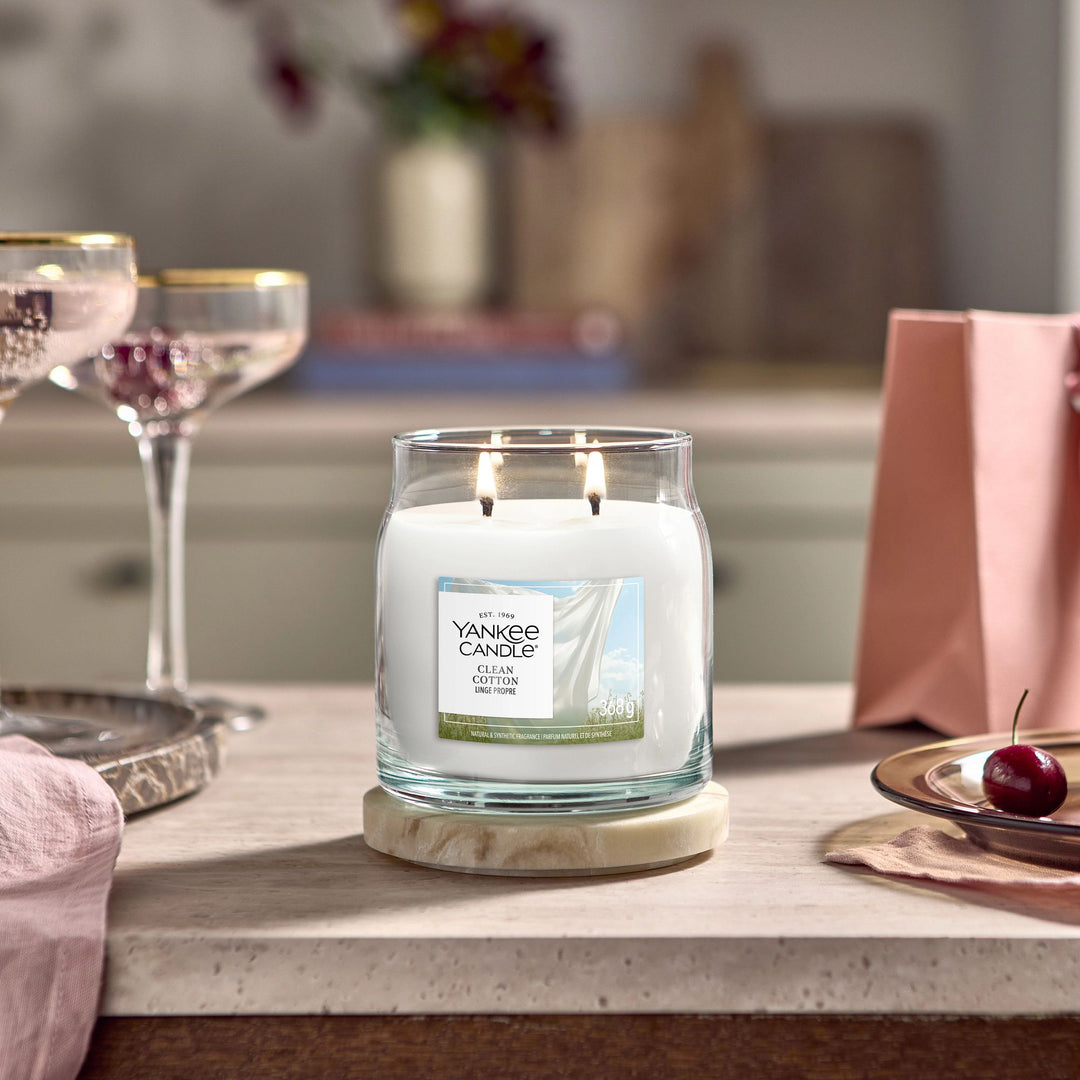 Clean Cotton Signature Medium Jar by Yankee Candle