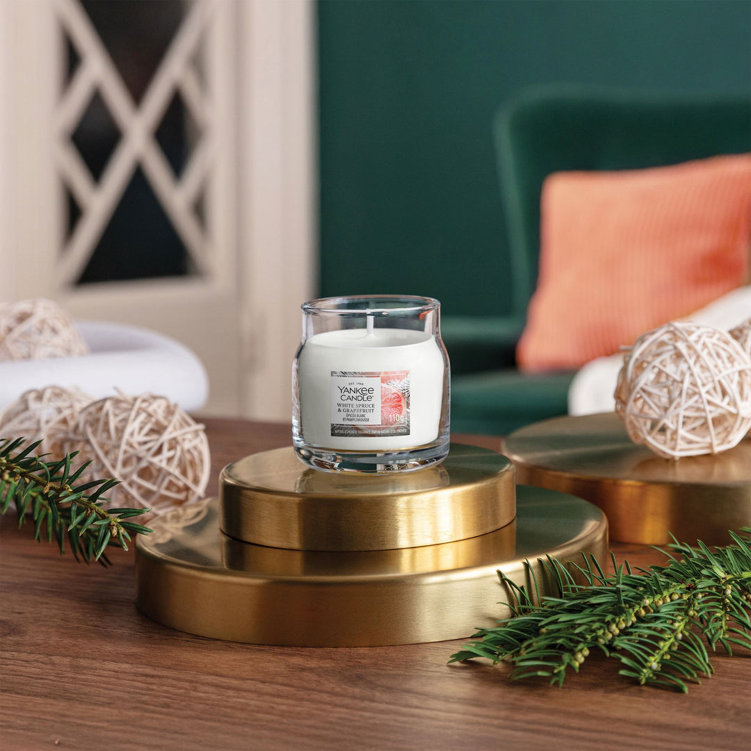 White Spruce &amp; Grapefruit Signature Small Jar by Yankee Cand