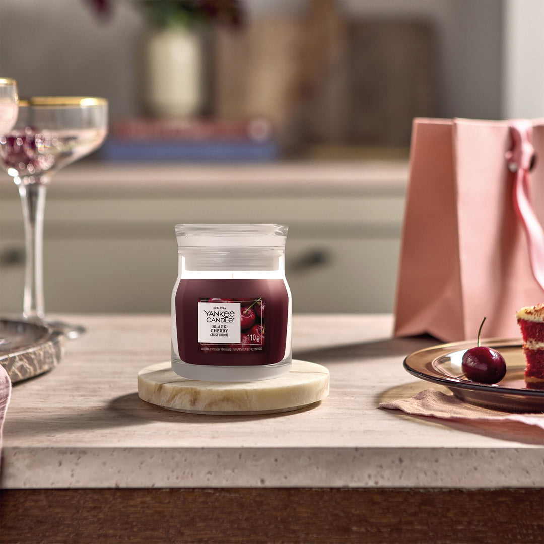 Black Cherry Signature Small Jar by Yankee Candle