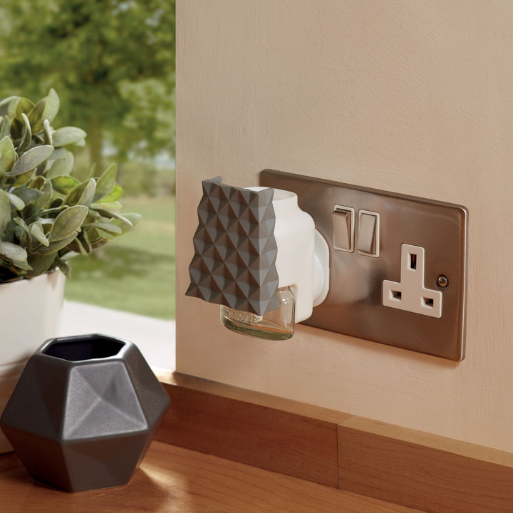 Facet Pattern Scent Plug by Yankee Candle