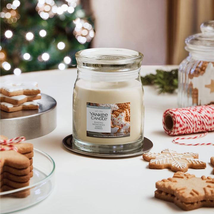 Baking Memories Signature Medium Jar by Yankee Candle