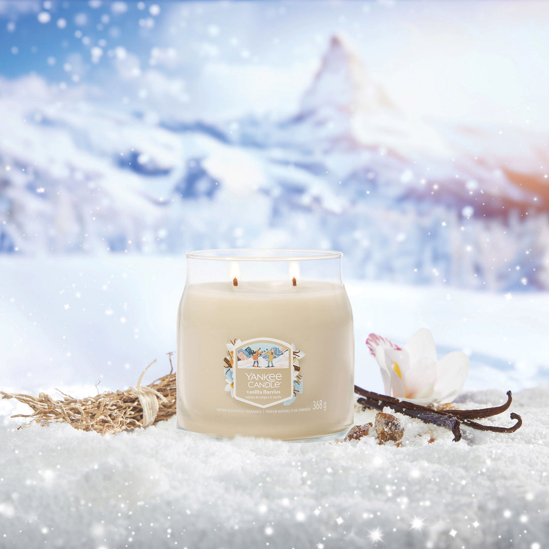 Vanilla Flurries Signature Medium Jar by Yankee Candle