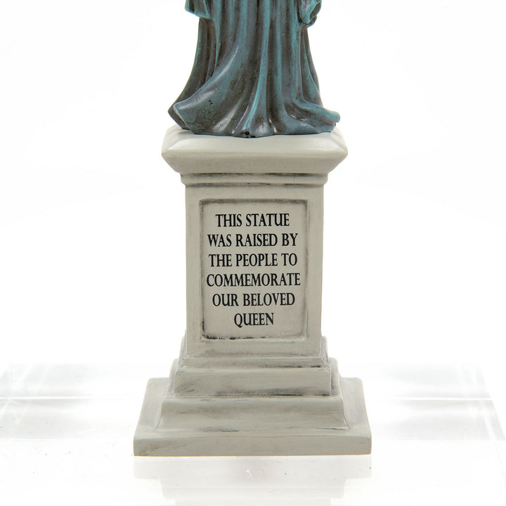 A Monument for Her Majesty - Dickens Village