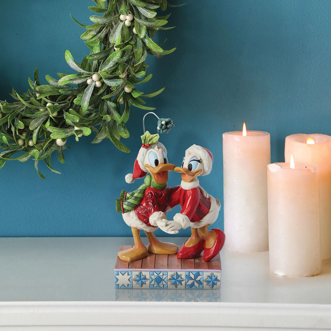 Merry Mistletoe (Donald Duck and Daisy Duck Mistletoe Christmas Figurine) - Disney Traditions by Jim Shore