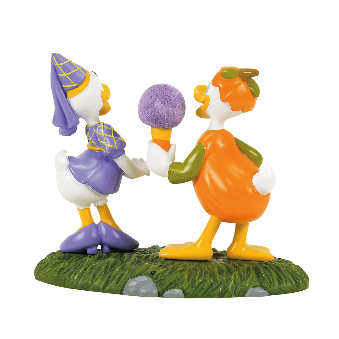 Sweet for a Sweet M'Lady (Donald & Daisy Figurine) Disney Village by D56