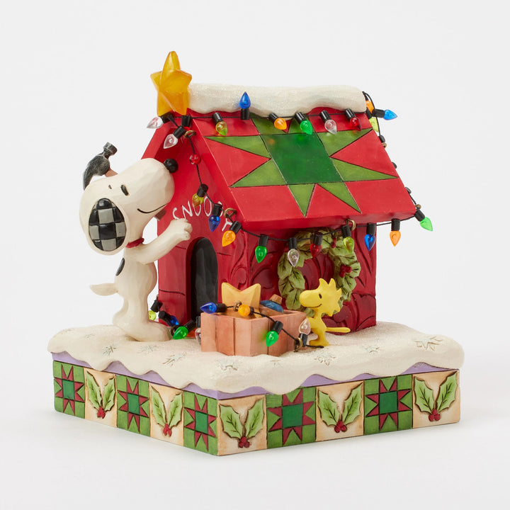 Prize-Worthy Christmas (Snoopy Doghouse) - Peanuts by Jim Shore