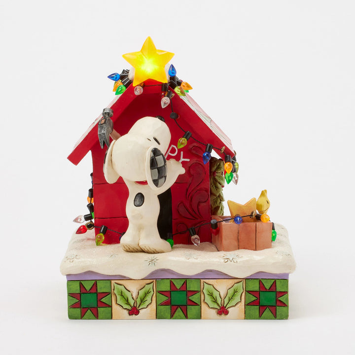 Prize-Worthy Christmas (Snoopy Doghouse) - Peanuts by Jim Shore