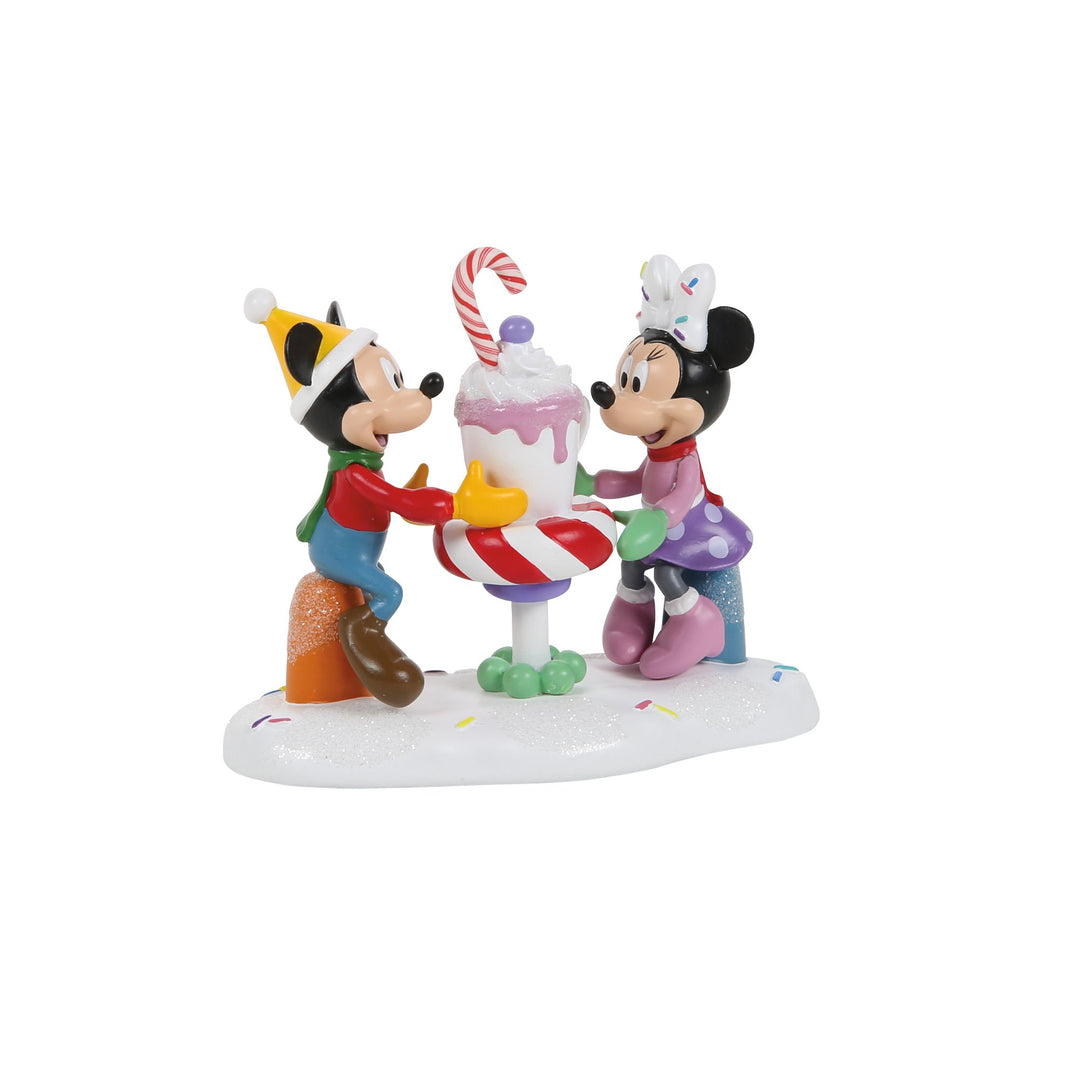 A Cocoa With A Cutie! (Mickey & Minnie Figurine) - Disney Village by D56