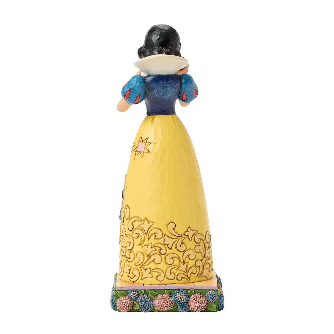 A Poisoned Promise (Snow White Dress Scene Figurine)